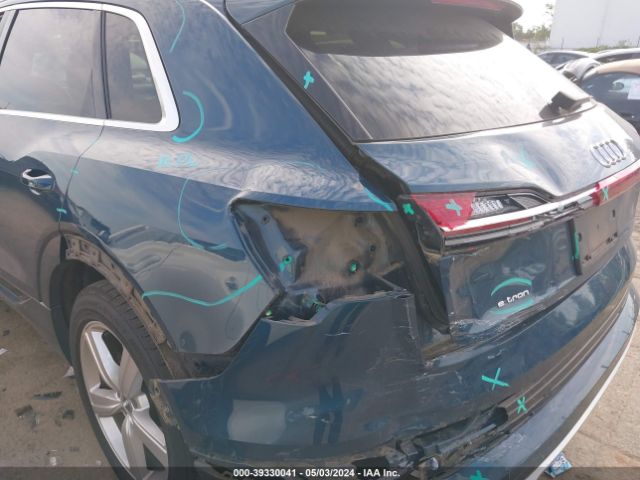 WA1LAAGE3KB009035 Audi E-tron Premium Plus