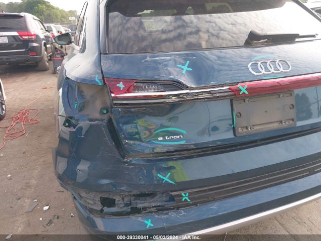 WA1LAAGE3KB009035 Audi E-tron Premium Plus