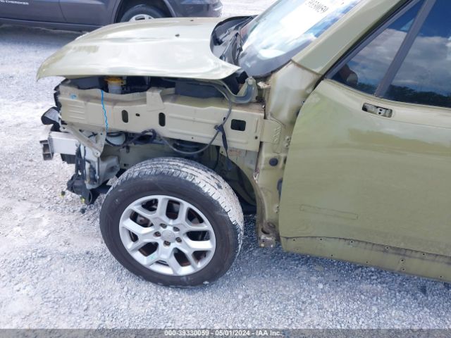 ZACCJABT2FPB86828 Jeep Renegade Latitude