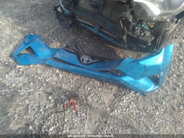 JTMWFREV7JD131423 Toyota Rav4 Xle