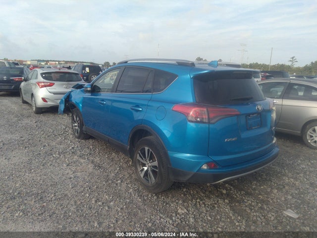 JTMWFREV7JD131423 Toyota Rav4 Xle
