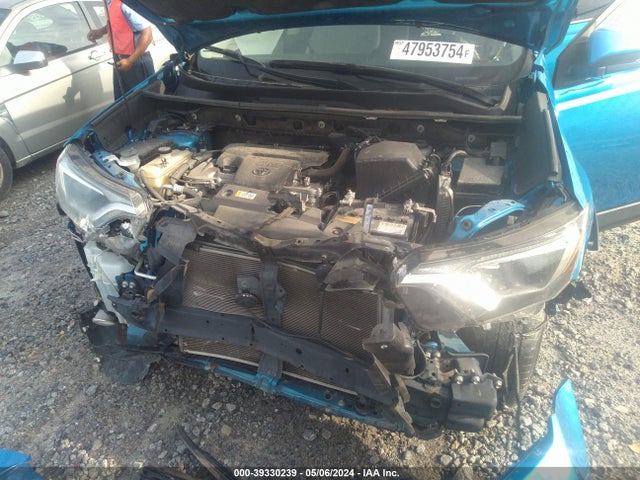 JTMWFREV7JD131423 Toyota Rav4 Xle