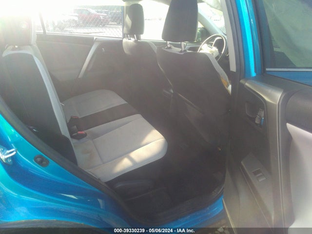JTMWFREV7JD131423 Toyota Rav4 Xle