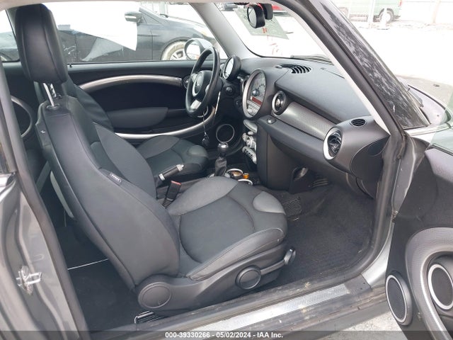 2008 MINI COOPER S CLUBMAN WMWMM33578TP71920 Photo 4