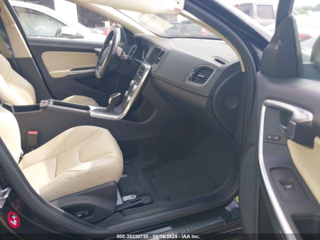YV140MEL1J2385502 Volvo V60 T5 Dynamic