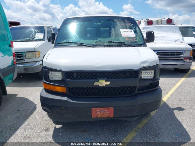 Chevrolet Express 2500 Work Van 2017 1GCWGAFF5H1310075 Image 12
