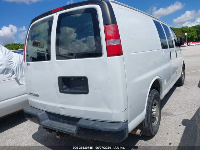 Chevrolet Express 2500 Work Van 2017 1GCWGAFF5H1310075 Image 4
