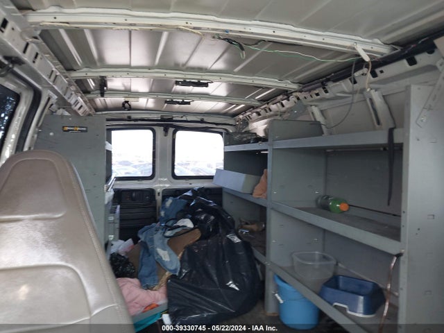 Chevrolet Express 2500 Work Van 2017 1GCWGAFF5H1310075 Image 8