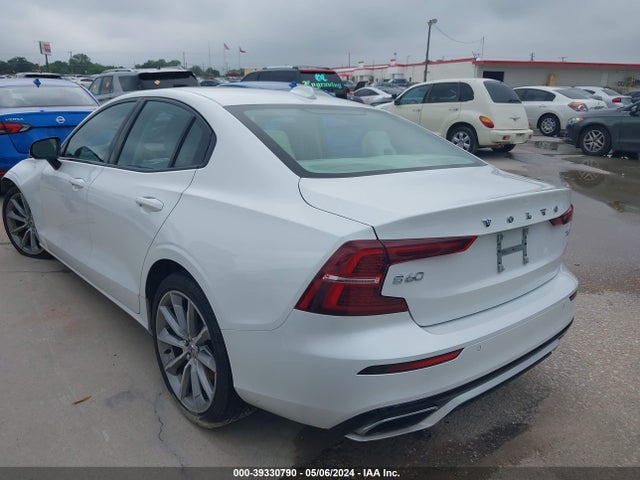 7JR102FZ9MG119329 Volvo S60 T5 Momentum