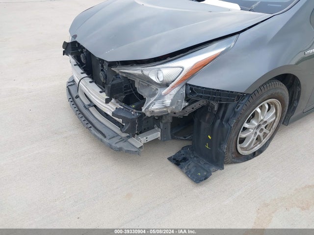 Toyota Prius Two 2017 JTDKBRFU5H3033734 Image 19