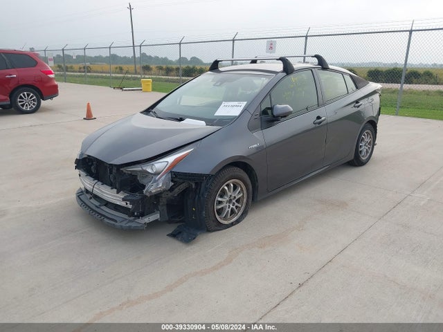 Toyota Prius Two 2017 JTDKBRFU5H3033734 Image 2