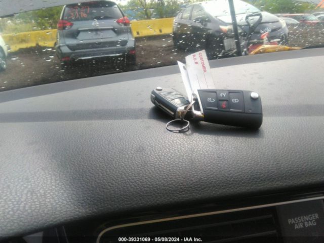 WVWUF7AU3GW053485 Volkswagen Golf R 4-door