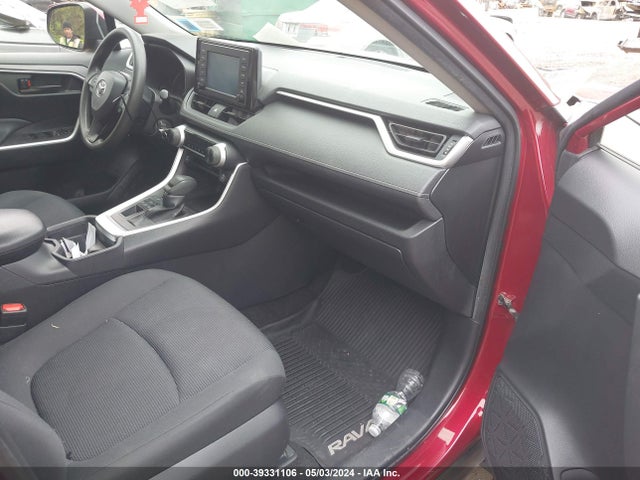 Toyota RAV4 LE 2019 JTMG1RFV7KJ004367 Image 5