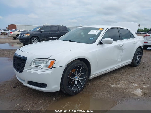 Chrysler 300 2014 2C3CCAAG5EH376545 Image 2