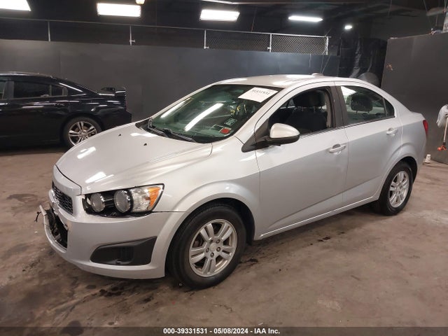 Chevrolet Sonic Lt Auto 2016 1G1JC5SB8G4166804 Image 2