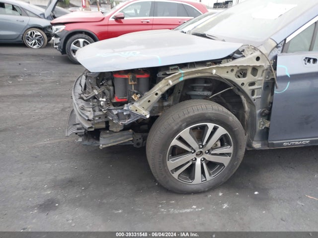 Subaru Outback 2.5i Limited 2018 4S4BSAKC8J3238142 Image 18
