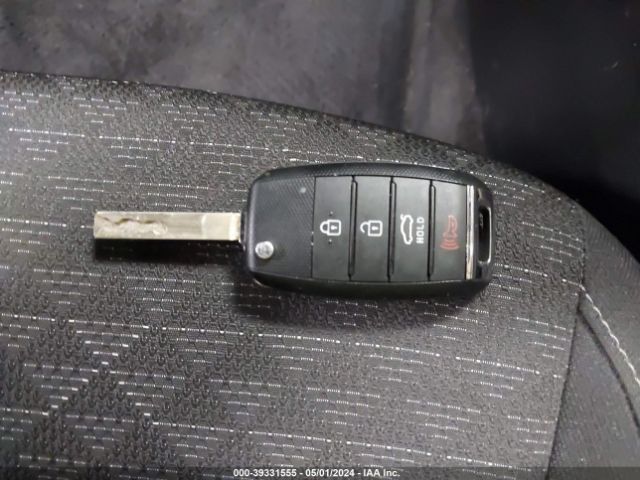 3KPA25AD4ME371298 KIA Rio 5-door S