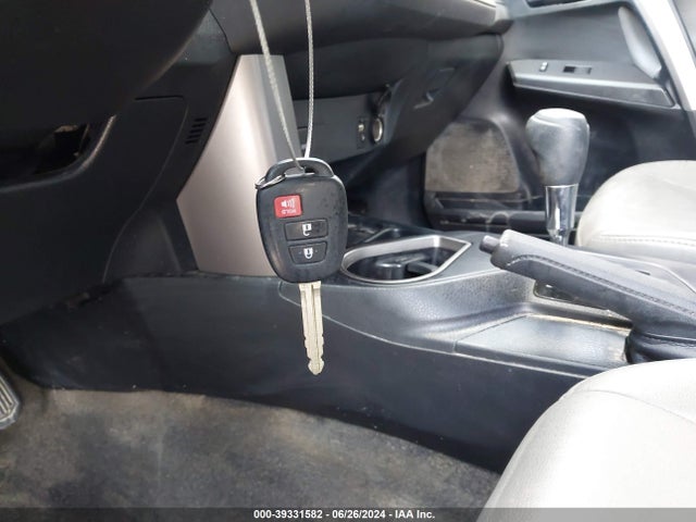 Toyota RAV4 LE 2018 JTMZFREV6JJ741957 Image 11