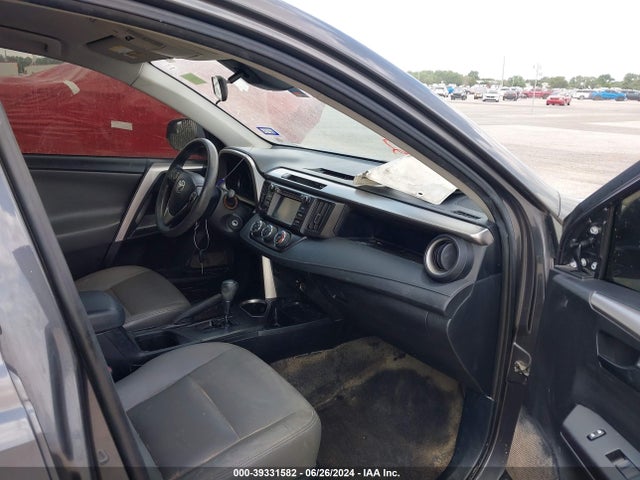 Toyota RAV4 LE 2018 JTMZFREV6JJ741957 Image 5