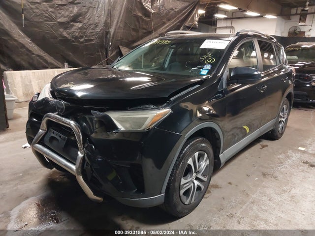 Toyota RAV4 LE 2017 2T3BFREV7HW559259 Image 2
