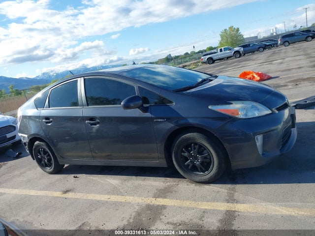 Toyota Prius Two 2015 JTDKN3DU6F0443240 Image 14