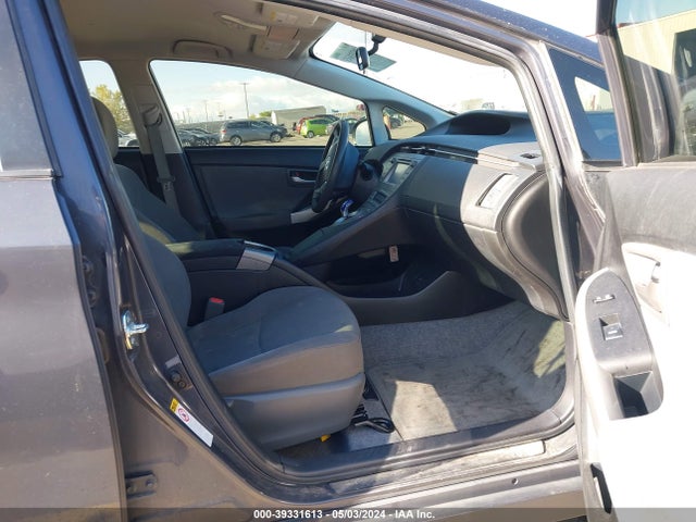 Toyota Prius Two 2015 JTDKN3DU6F0443240 Image 5