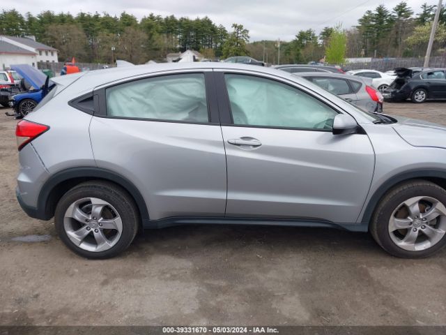 3CZRU6H31NM735761 Honda Hr-v Awd Lx