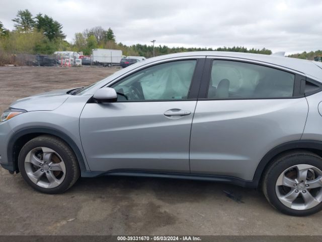 3CZRU6H31NM735761 Honda Hr-v Awd Lx