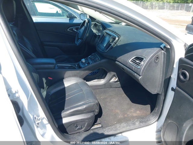 Chrysler 200 Limited Platinum 2016 1C3CCCAB0GN195377 Image 5
