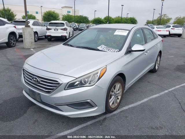 Hyundai SONATA SE 2016 5NPE24AF4GH266130 Image 2