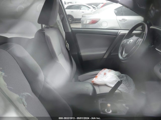 Toyota Rav4 Xle 2018 JTMWFREV1JD131658 Image 5