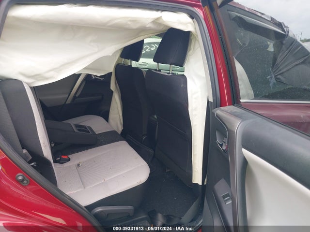 Toyota Rav4 Xle 2018 JTMWFREV1JD131658 Image 8