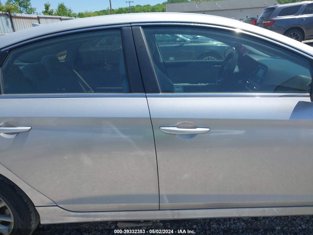Hyundai SONATA SE 2018 5NPE24AF0JH681713 Image 13