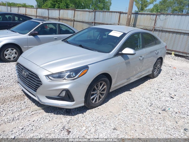 Hyundai SONATA SE 2018 5NPE24AF0JH681713 Image 2