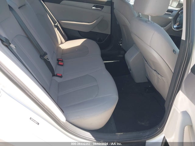 Hyundai SONATA SE 2018 5NPE24AF0JH681713 Image 8