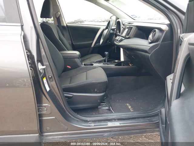 Toyota RAV4 LE 2017 JTMZFREV6HJ700304 Image 5