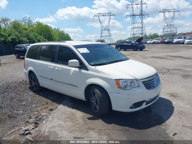 Auction sale of the 2011 Chrysler Town & Country Touring, vin: 2A4RR5DG2BR735051, lot number: 39332482