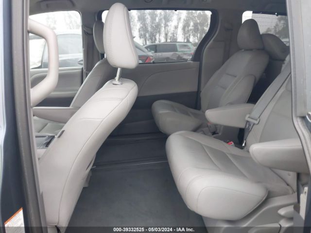 5TDYK3DC8FS635590 Toyota Sienna Xle Premium 8 Passenger