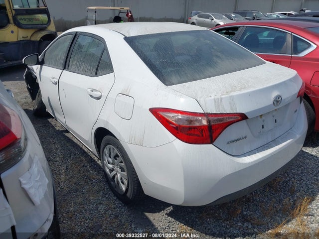 Toyota COROLLA LE 2018 2T1BURHE1JC052407 Image 3