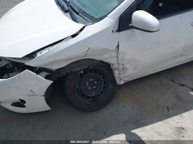 Toyota COROLLA LE 2018 2T1BURHE1JC052407 Image 6