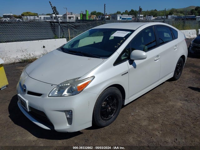 Toyota Prius Two 2014 JTDKN3DU9E0387051 Image 2