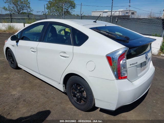 Toyota Prius Two 2014 JTDKN3DU9E0387051 Image 3