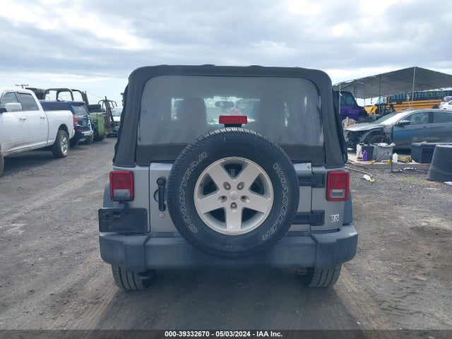 1C4GJWAGXHL576702 Jeep Wrangler Sport 4x4