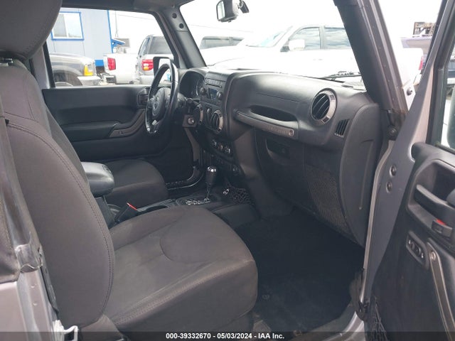 1C4GJWAGXHL576702 Jeep Wrangler Sport 4x4