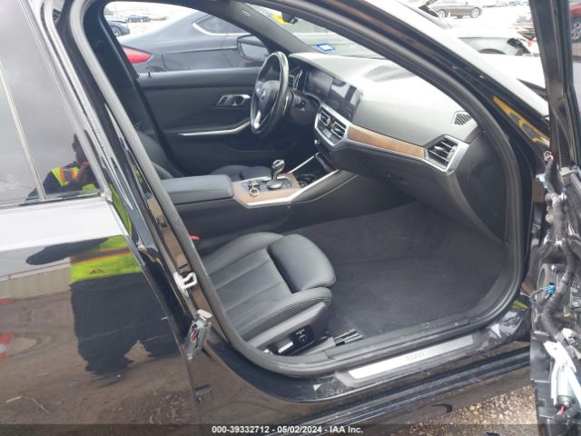 WBA5R1C57KAK10033 BMW 330I
