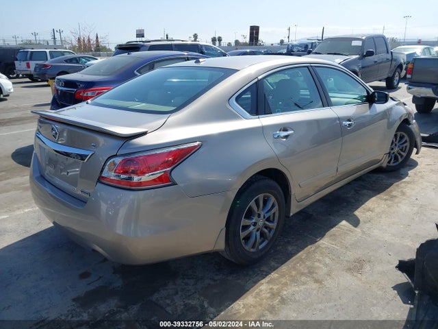 Nissan Altima 2.5 S 2015 1N4AL3AP0FN905381 Image 4