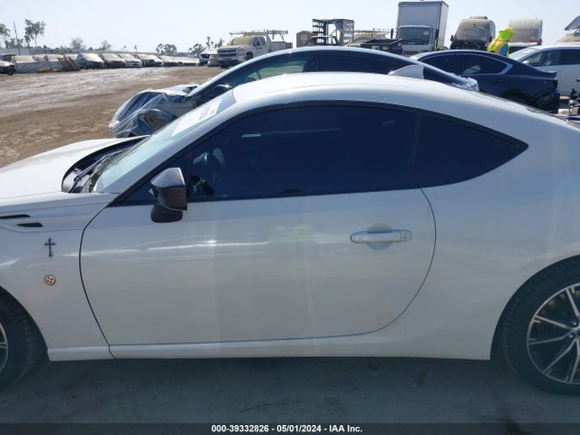 Toyota 86 GT 2018 JF1ZNAE16J8700954 Image 15