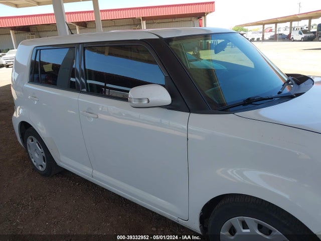 Scion XB 2014 JTLZE4FEXEJ058786 Image 13