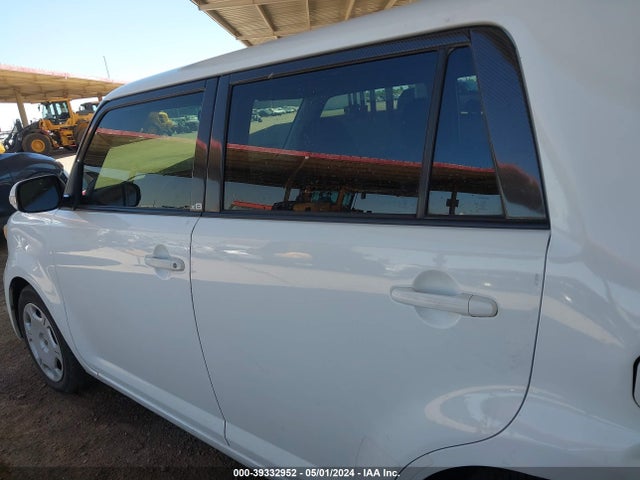 Scion XB 2014 JTLZE4FEXEJ058786 Image 14