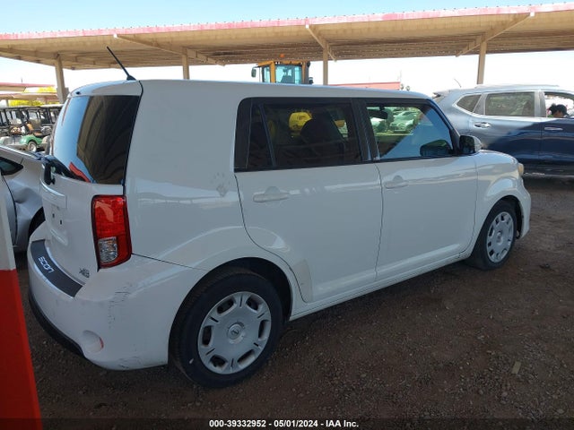 Scion XB 2014 JTLZE4FEXEJ058786 Image 4